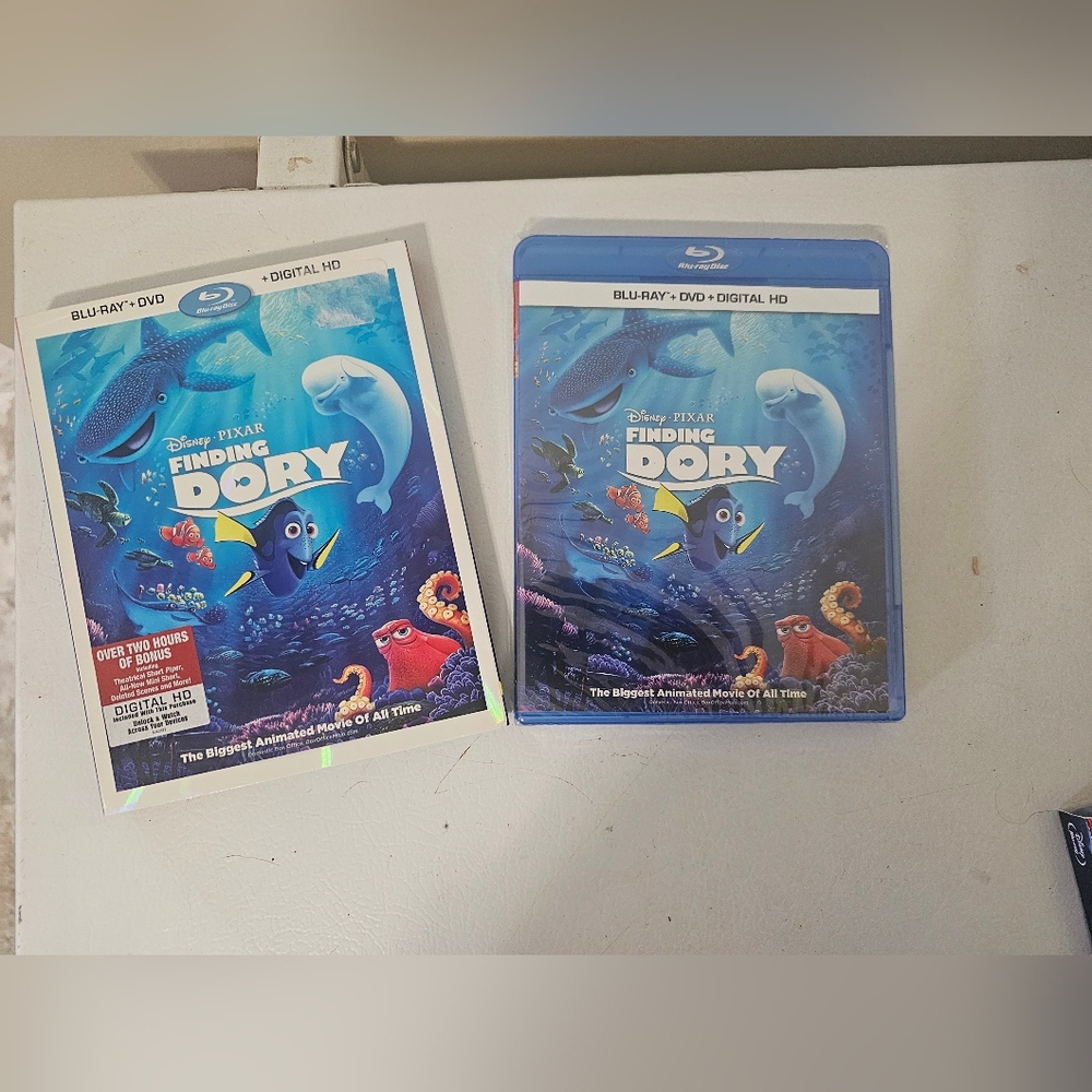 Disney Pixar Finding Dory (Blu-ray, DVD + Digital Code 2016) w/slipcover New